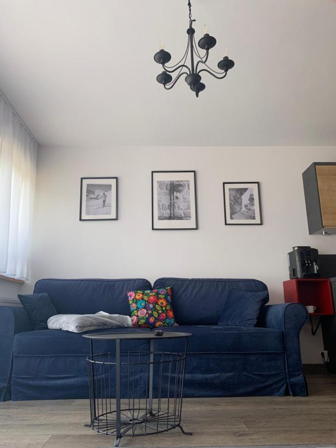 Tomalowka Apartment *